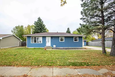 725 31st Street N, Fargo, ND 58102 - Photo 1