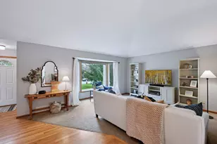 1078 Overlook Dr, Chaska, MN 55318 - Photo 5