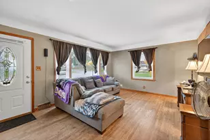 442 White Bear Ave N, Saint Paul, MN 55106 - Photo 3