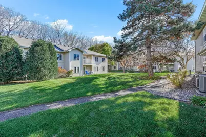 1807 1/2 County Road E East #34, White Bear Lake, MN 55110 - Photo 27