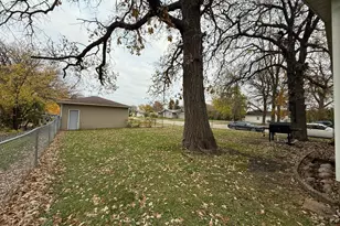 422 Arnold Ave S, Thief River Falls, MN 56701 - Photo 21