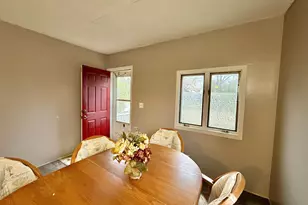 422 Arnold Ave S, Thief River Falls, MN 56701 - Photo 3