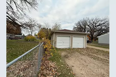 422 Arnold Avenue S, Thief River Falls, MN 56701 - Photo 21