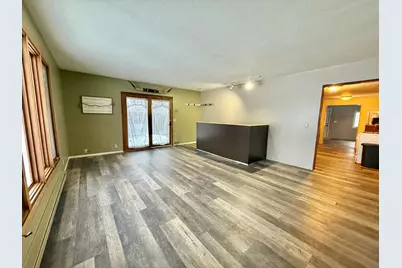 422 Arnold Avenue S, Thief River Falls, MN 56701 - Photo 5