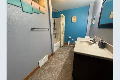 422 Arnold Avenue S, Thief River Falls, MN 56701 - Photo 15