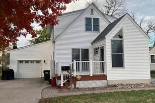 209 10th Ave SE, Waseca, MN 56093 - Photo 1