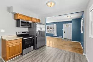 305 Greystone Ave N, Oakdale, MN 55128 - Photo 3