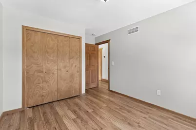 3845 Hale Avenue N, Oakdale, MN 55128 - Photo 7