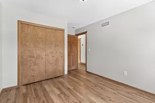 3845 Hale Ave N, Oakdale, MN 55128 - Photo 7