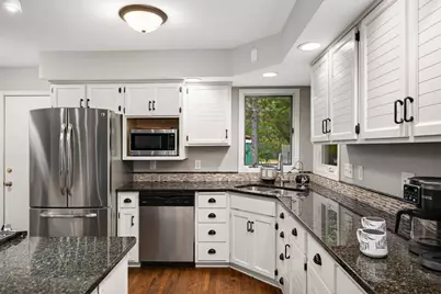 19635 Hillside Street, Deephaven, MN 55331 - Photo 9