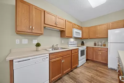 1880 3rd Avenue NW #211, Rochester, MN 55901 - Photo 5