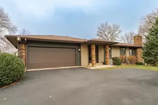 1227 19th Ave NE, Rochester, MN 55906 - Photo 3