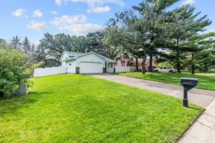 692 123rd Ave NW, Coon Rapids, MN 55448 - Photo 3