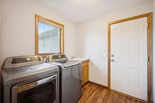 1415 Central Ave SW, Cambridge, MN 55008 - Photo 15