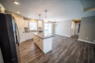 809 5th Ave NW, Dodge Center, MN 55927 - Photo 11