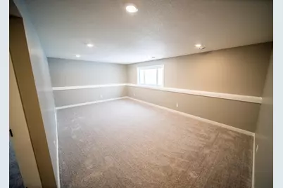 809 5th Avenue NW, Dodge Center, MN 55927 - Photo 33