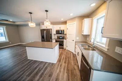 809 5th Avenue NW, Dodge Center, MN 55927 - Photo 7