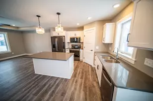 809 5th Ave NW, Dodge Center, MN 55927 - Photo 7