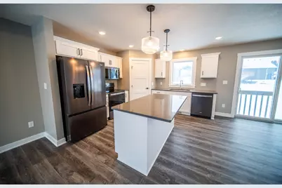 809 5th Avenue NW, Dodge Center, MN 55927 - Photo 5