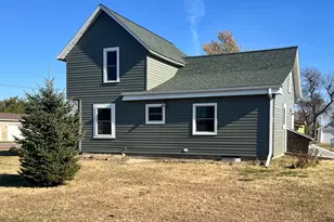 326 N W 1st St, Granada, MN 56039 - Photo 1