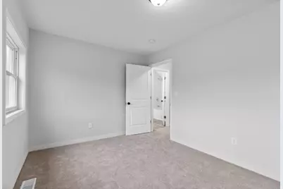 687 Lexington Parkway N, Saint Paul, MN 55104 - Photo 15