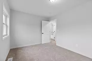 687 Lexington Pkwy N, Saint Paul, MN 55104 - Photo 15