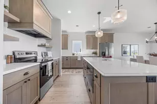 3296 Timber Crk Cir S, Fargo, ND 58104 - Photo 9