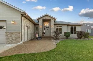 1447 Nottingham Dr, Owatonna, MN 55060 - Photo 5