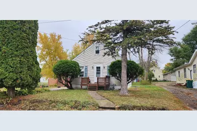 522 Saint Thomas Avenue, Albert Lea, MN 56007 - Photo 1