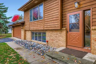 1012 Crystal Lake Rd E, Burnsville, MN 55306 - Photo 5