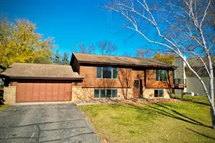 1012 Crystal Lake Rd E, Burnsville, MN 55306 - Photo 3