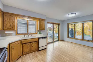 1012 Crystal Lake Rd E, Burnsville, MN 55306 - Photo 13