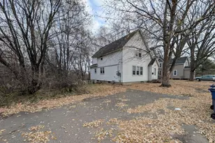 1610 7th Ave S, Saint Cloud, MN 56301 - Photo 3