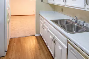 2690 Oxford St N, Roseville, MN 55113 - Photo 9