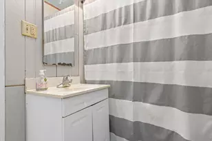 742 Holly Ave, Saint Paul, MN 55104 - Photo 17