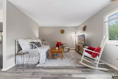 4812 Grenwich Way N, Oakdale, MN 55128 - Photo 5