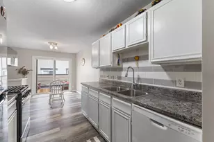 4812 Grenwich Way N, Oakdale, MN 55128 - Photo 11