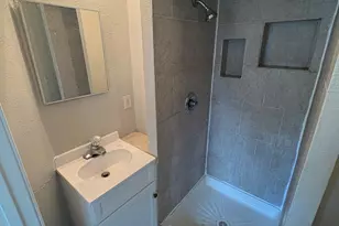 211 Clinton St, Austin, MN 55912 - Photo 7