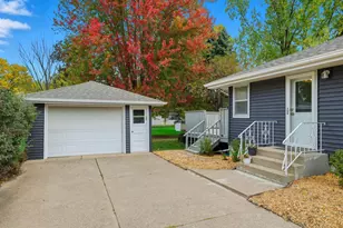 255 County Rd C2 W, Roseville, MN 55113 - Photo 7