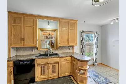 775 Wheelock Parkway E, Saint Paul, MN 55106 - Photo 9
