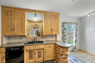 775 Wheelock Parkway E, Saint Paul, MN 55106 - Photo 9