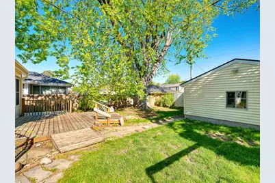 775 Wheelock Parkway E, Saint Paul, MN 55106 - Photo 23