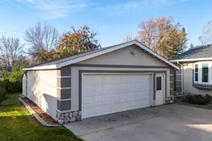 416 Crescent Ave, Crookston, MN 56716 - Photo 11