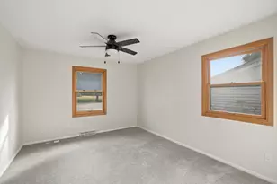 3101 McKnight Rd N, Maplewood, MN 55109 - Photo 9