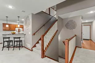 551 Stonewood Ln, Burnsville, MN 55306 - Photo 23