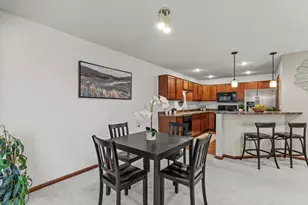 551 Stonewood Ln, Burnsville, MN 55306 - Photo 9