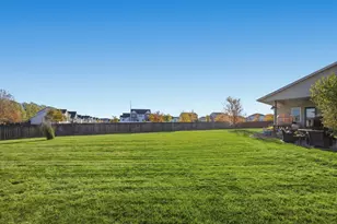 4704 Woodhaven St S, Fargo, ND 58104 - Photo 35