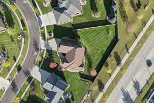 4704 Woodhaven St S, Fargo, ND 58104 - Photo 41