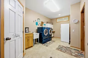 4704 Woodhaven St S, Fargo, ND 58104 - Photo 23