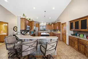 4704 Woodhaven St S, Fargo, ND 58104 - Photo 5